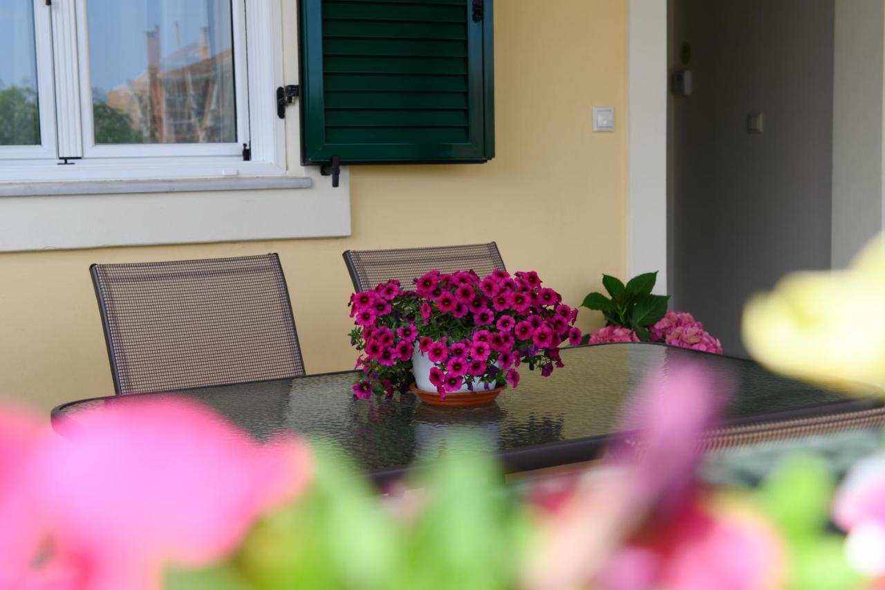 Nostalgia Corfu Town Apartments Ngoại thất bức ảnh